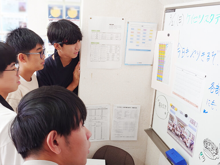 席表を見ているときの写真