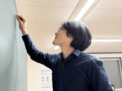 大学現役合格予備校　蛍雪ゼミナール那加校高校部の英語の先生